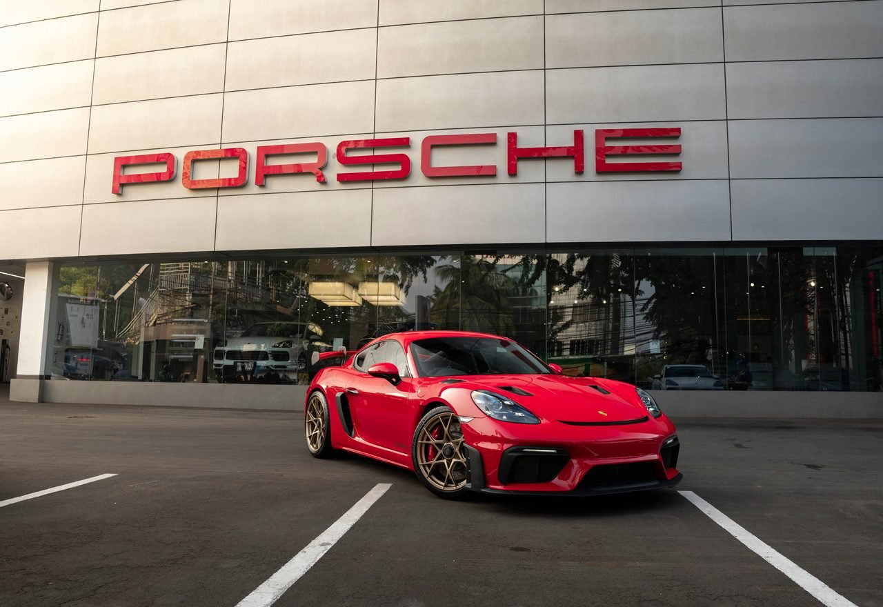 Porsche 718 Cayman GT4